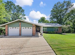 1317 Skyline Dr, Russellville, AR 72802