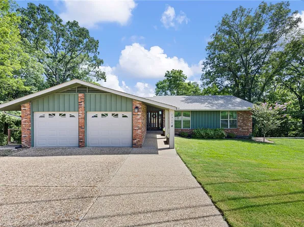 1317 Skyline Dr, Russellville, AR 72802