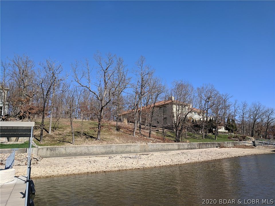 1st image of 412A Grey Oak Dr
