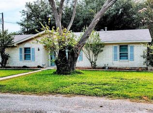 605 Yucca Ln, Farmersville, TX 75442