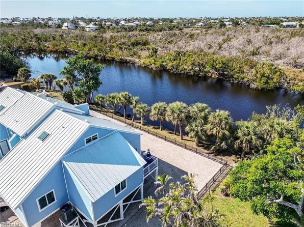 785 Rabbit Rd, Sanibel, FL 33957