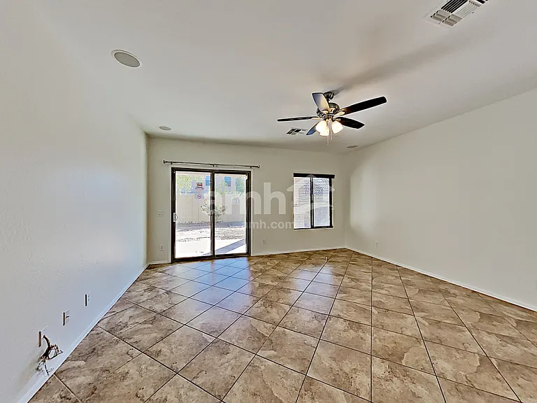 19427 W Woodlands Ave — Photo 11