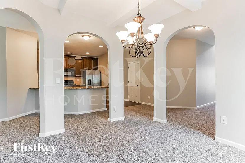 4 bed, 3.0 bath, 2880 sqft, $3,020 — Photo 4