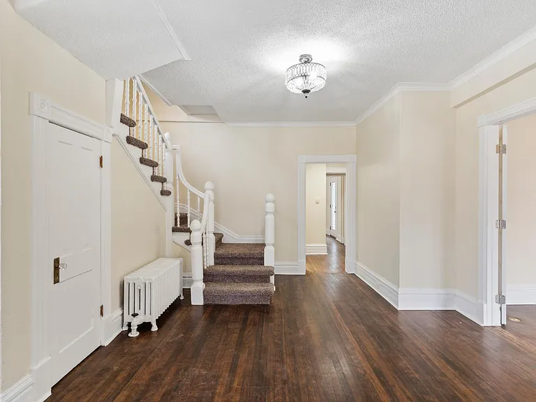 1023 N Weber St — Photo 15