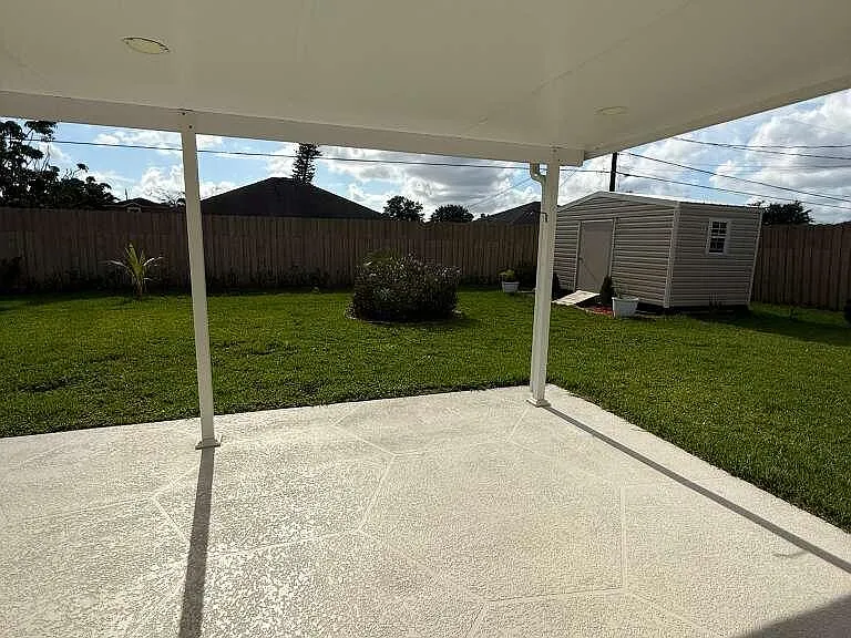 349 NW Hibiscus St — Photo 18