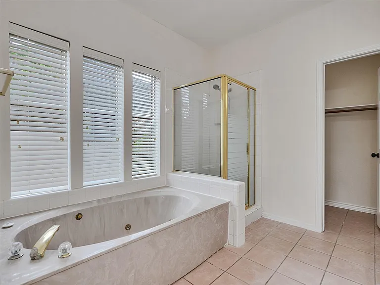 4510 Chestnut Meadow Dr — Photo 25