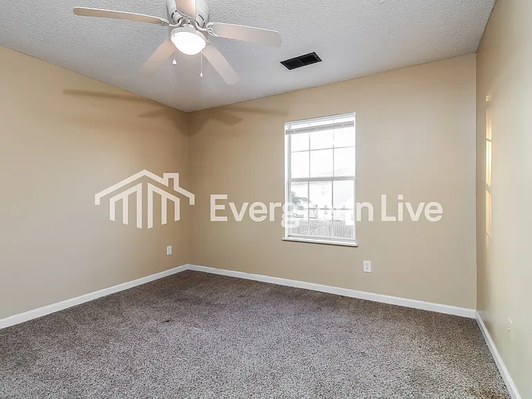 4 Fox Manor Ct — Photo 11