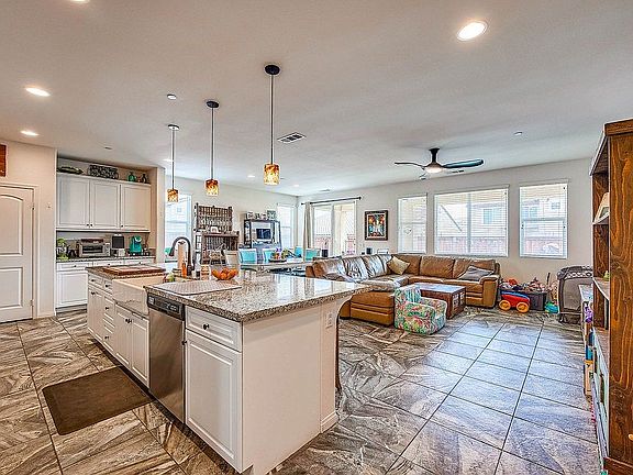 5th image of 31436 Gavino Ct