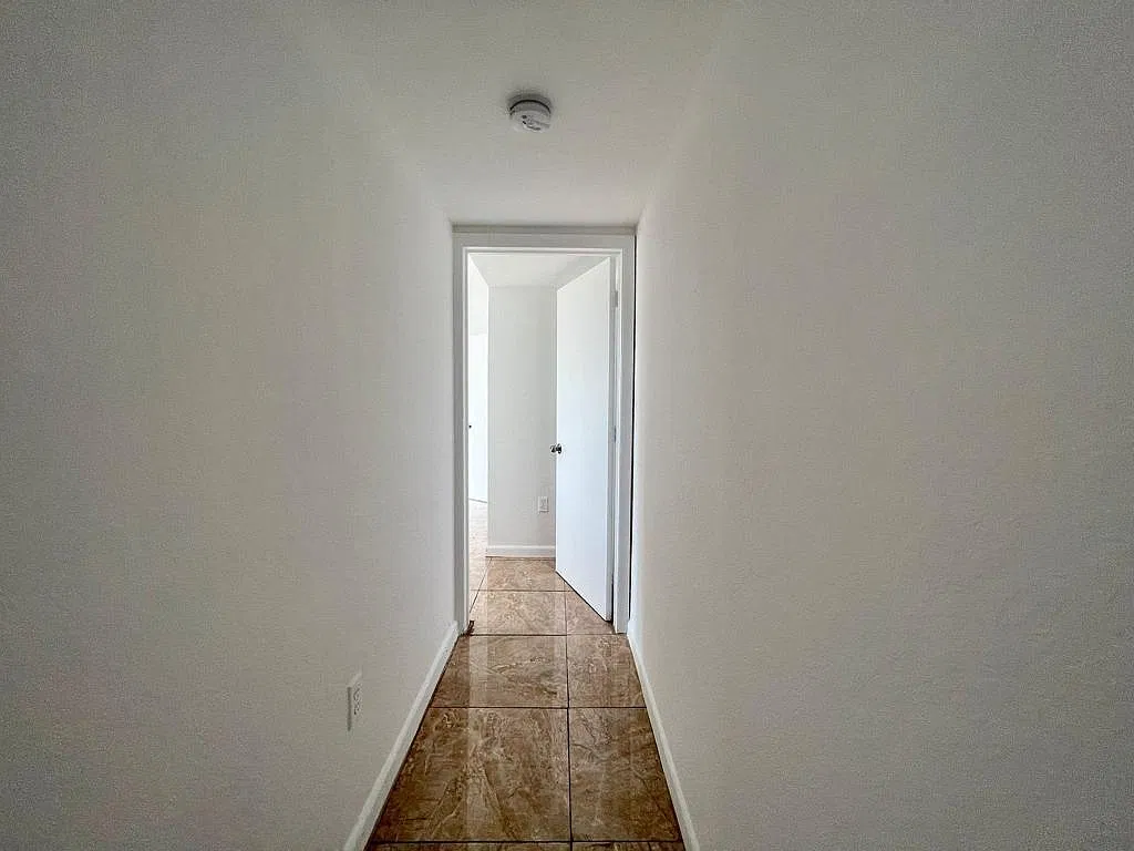 3 bed, 1150 sqft, $2,500 — Photo 1