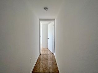 8460 4ct, Miami, FL 33150