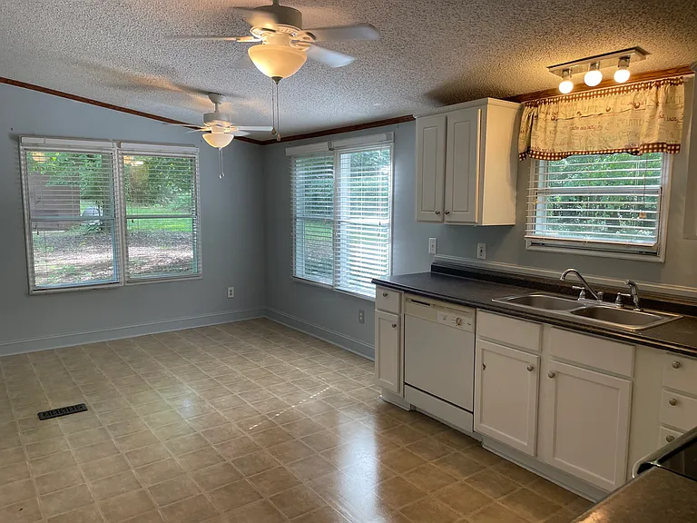 1503 Big Creek Rd — Photo 5