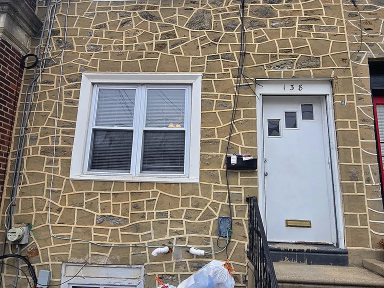 138 Levering St — Photo 4