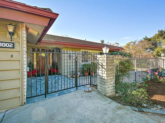 2nd image of 1002 Pomello Dr