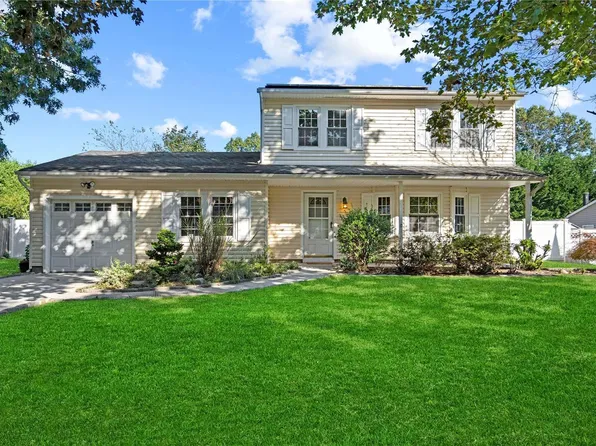 137 13th Avenue, Holtsville, NY 11742