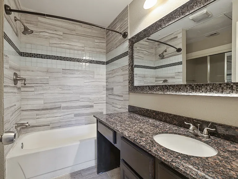 5757 E University Blvd #22B — Photo 16