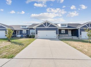 722 Grindstone Cir, Waterloo, IA 50702