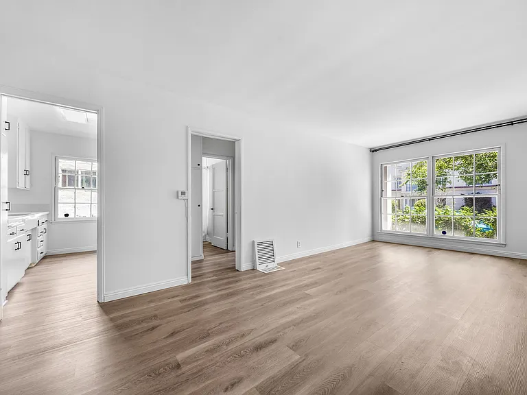 145 S Roxbury Dr #1 — Photo 9