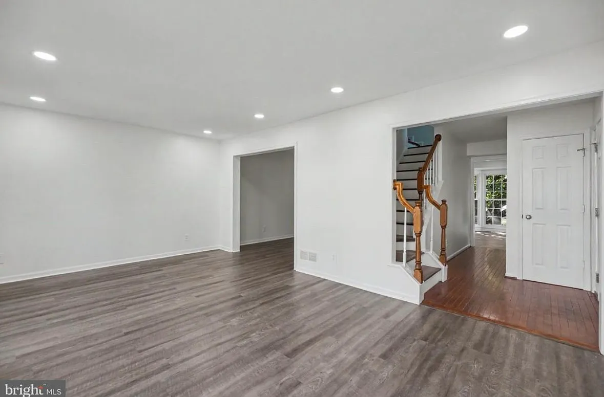 11198 Privates Ct — Photo 3