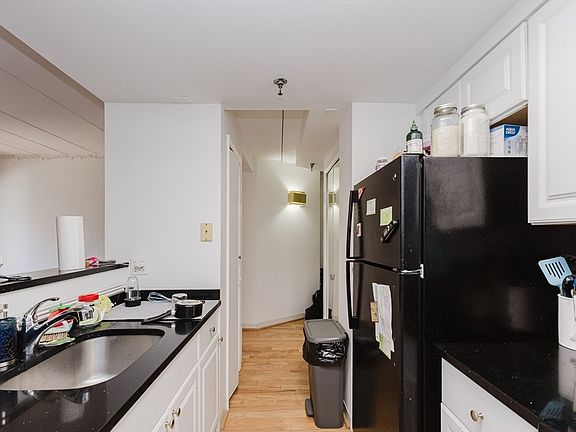 3rd image of 1933 Commonwealth Ave APT 410