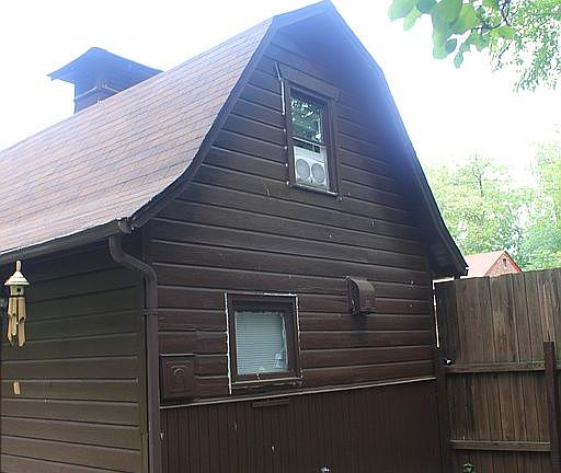 Cottage w/ studio apartment