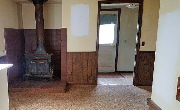 3rd image of 652 E Mitchell St