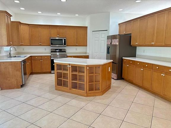 4th image of 15845 SW 49th Ct