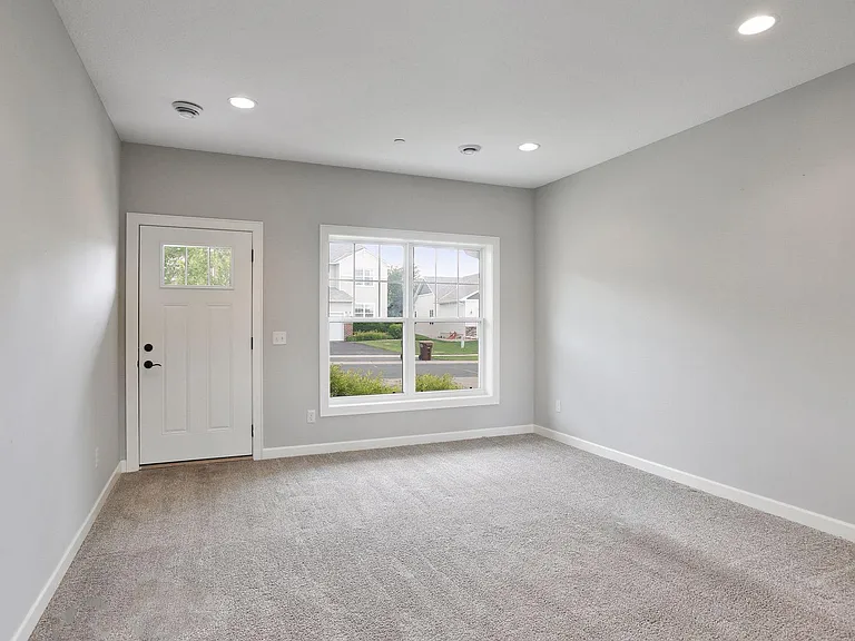 567 Ravencroft Rd — Photo 11