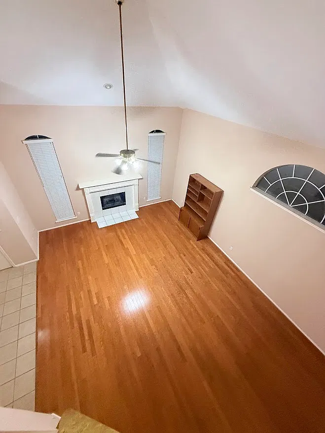 4 bed, 2.5 bath, 2099 sqft, $2,500 — Photo 3
