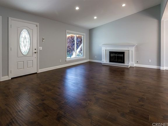 Living Room w/Fireplace