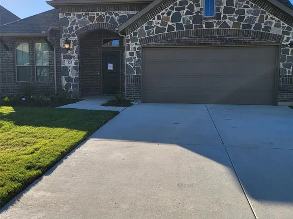 323 Saltmeadow Ln, Red Oak, TX 75154