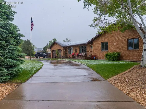 444 S Hahns Peak Ave, Pueblo West, CO 81007