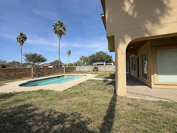 5th image of 315 Baffin Bay Dr