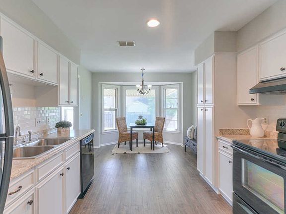5th image of 2128 River Chase Dr