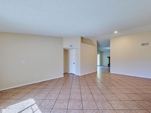 2nd image of 1516 E FREMONT Road