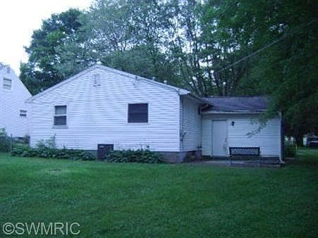 3rd image of 1203 Lawndale Ave