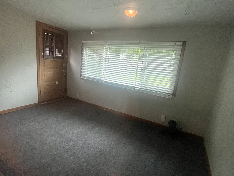 4533 Starr St — Photo 7