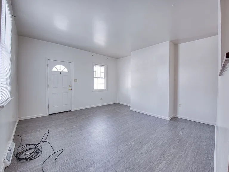 126 Railroad St #128 — Photo 21