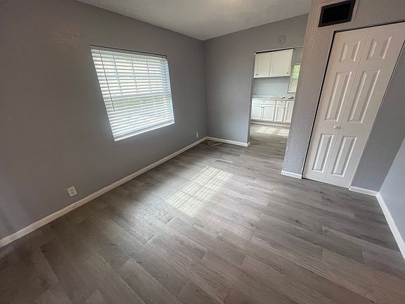 2nd image of 1425 E 24th St #1427