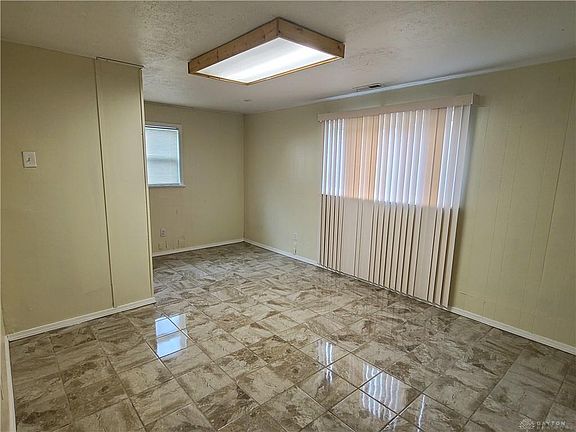 4th image of 4749 Vanguard Ave