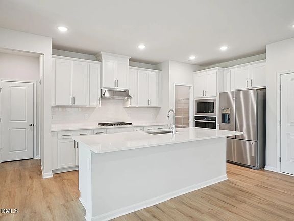 3rd image of 1040 Saint Lawrence Dr