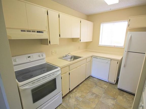 3rd image of 22640 Watersedge Blvd APT 64