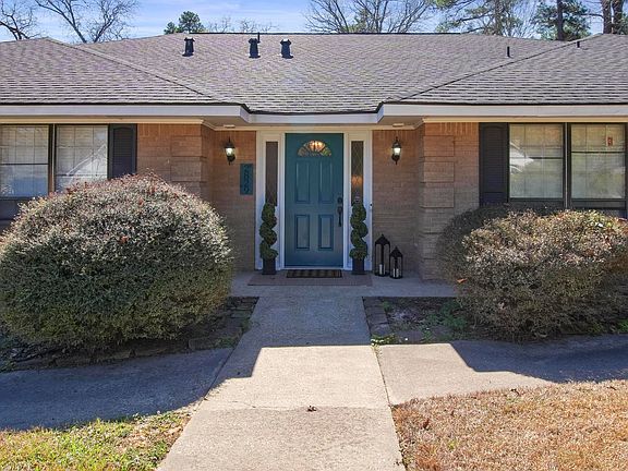 4th image of 2829 Yorktown Dr