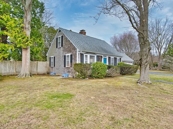 41 Arrowhead Ln, Dartmouth, MA 02748