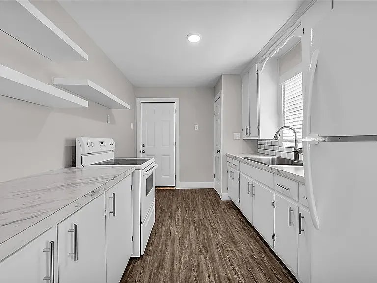 3 bed, 1309 sqft, $1,400 — Photo 3