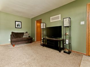 4920 Kesler Rd NW, Cedar Rapids, IA 52405