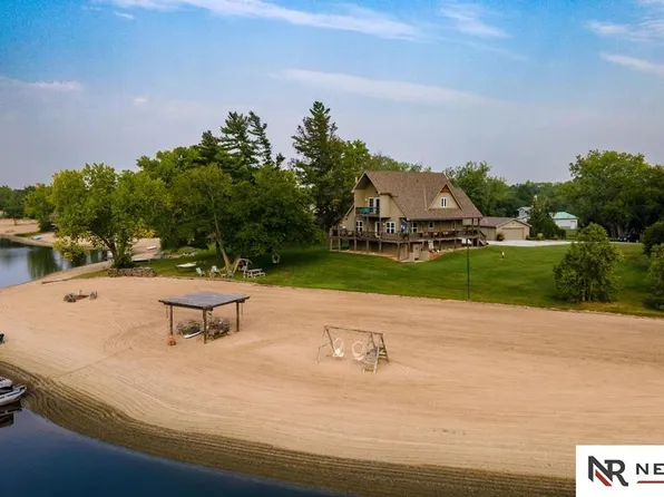 2084 Sunset Dr, Cedar Creek, NE 68016