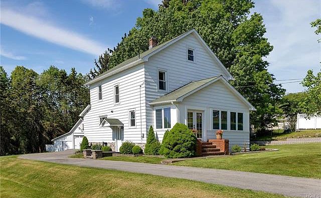 1st image of 118 Glenmere Ave