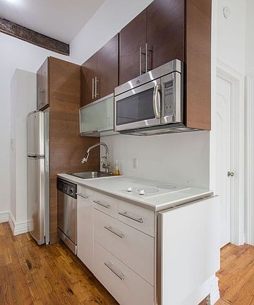 3rd image of 501 Hudson St #2B