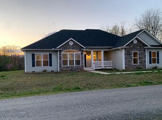 15 E Mesa Rd, Whittier, NC 28789