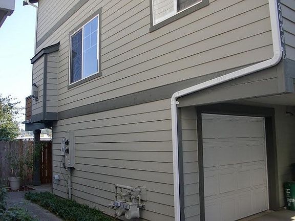 5th image of 12030B 28th Ave NE
